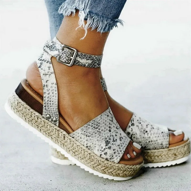 Summer Women Sandals Plus Size Wedges Shoes For Female High Heels Leopard Casual Platform Sandals 35-43 Hot Sale Dropshipping
Summer Women Sandals Plus Size Wedges Shoes For Female High Heels Leopard Casual Platform Sandals 35-43 Hot Sale Dropshipping