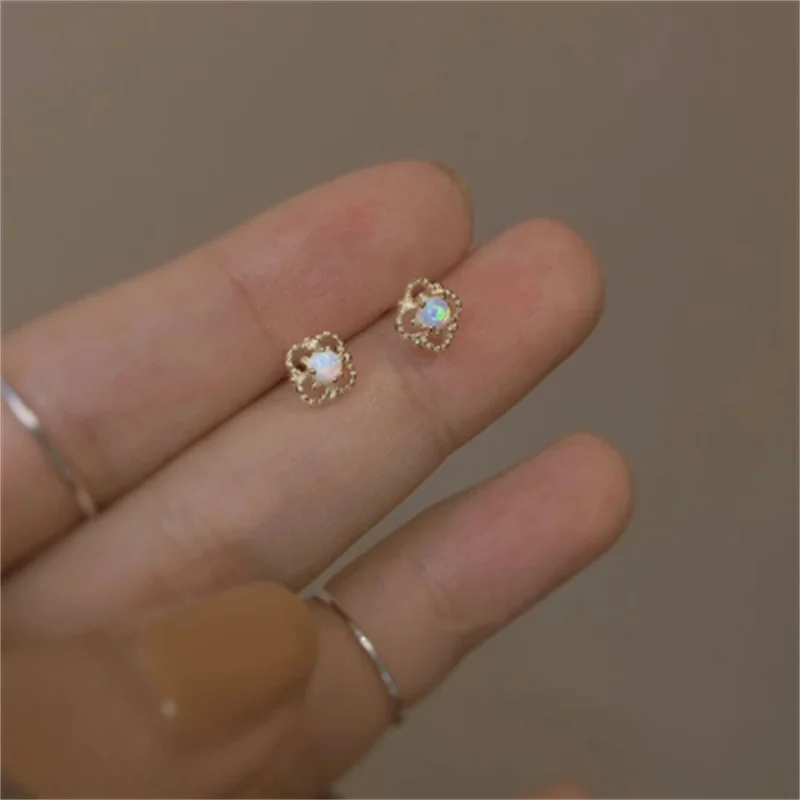 Openwork Square Opal Small Earrings for Women Chic Luxury Stud Earrings Ladies Aesthetics Jewelry Wholesale
Openwork Square Opal Small Earrings for Women Chic Luxury Stud Earrings Ladies Aesthetics Jewelry Wholesale