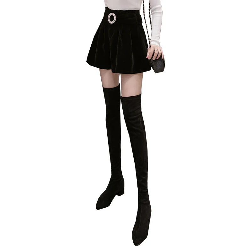 Black Velvet Women Shorts Winter New Sashes Wide Leg Sexy All Match Club Style Female Clothing Top Quality
Black Velvet Women Shorts Winter New Sashes Wide Leg Sexy All Match Club Style Female Clothing Top Quality