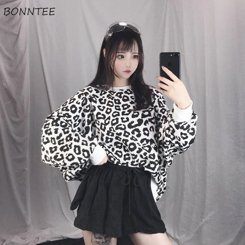 Женские толстовки осень-зима, трендовая уличная одежда Ulzzang, высококачественные повседневные леопардовые пуловеры, простая Женская одежда,... 
Женские толстовки осень-зима, трендовая уличная одежда Ulzzang, высококачественные повседневные леопардовые пуловеры, простая Женская одежда,...