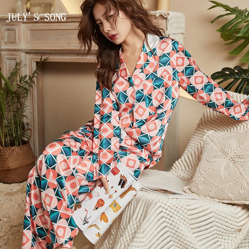 JULY'S SONG 2021 Ice Silk Women's Pajama Sets Satin Long Sleeve Autumn Winter Nightwear Elegant Homewear Female Casual Pyjamas
JULY'S SONG 2021 Ice Silk Women's Pajama Sets Satin Long Sleeve Autumn Winter Nightwear Elegant Homewear Female Casual Pyjamas