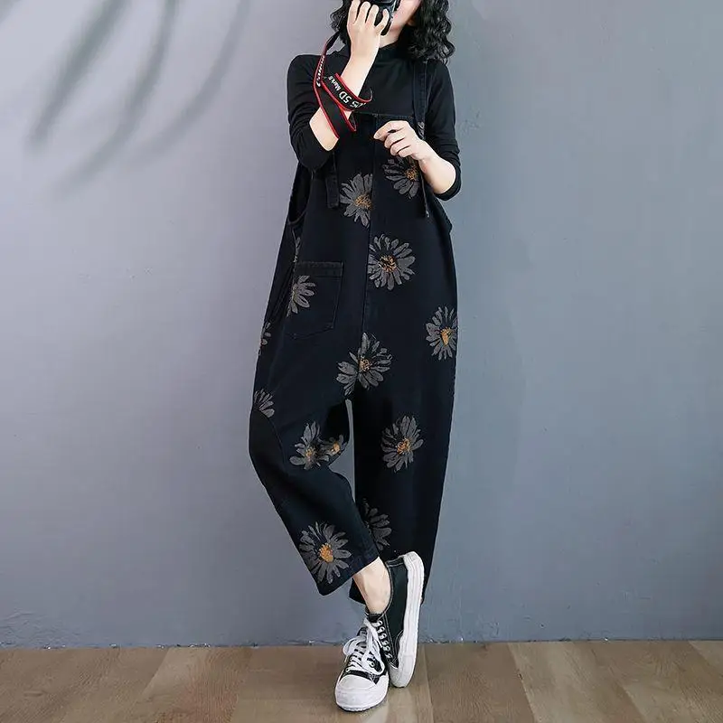 Europe and the United States autumn and winter new straight tube leisure thickened printing retro age reducing loose large
Europe and the United States autumn and winter new straight tube leisure thickened printing retro age reducing loose large