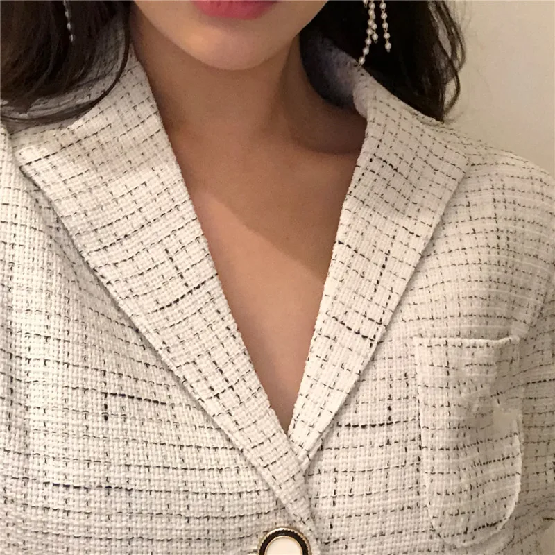 CBAFU Vintage Plaid Straight Blazer Women Single Breasted Cardigans Black White Autumn Winter Coats Korean Office Lady 2020 F827
CBAFU Vintage Plaid Straight Blazer Women Single Breasted Cardigans Black White Autumn Winter Coats Korean Office Lady 2020 F827