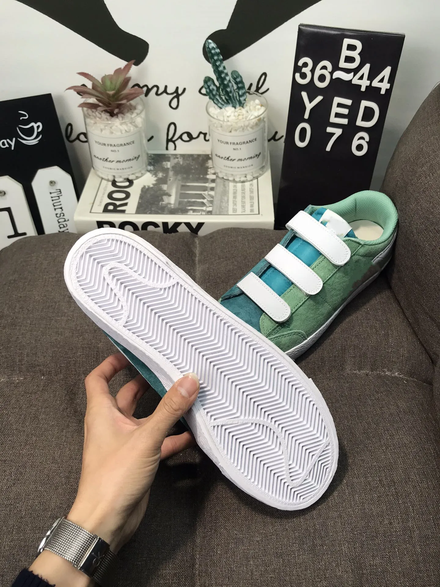 2021 New Women Casual Shoes Breathable Ladies Sneakers Leopard Print Faux Fur Sneakers Lace-up Platform Sports Shoes Women
2021 New Women Casual Shoes Breathable Ladies Sneakers Leopard Print Faux Fur Sneakers Lace-up Platform Sports Shoes Women