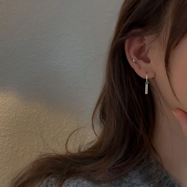 Designer Style Geometry Earring One Word Stick Earring For Girl Women Earring Fashion jewelry
Designer Style Geometry Earring One Word Stick Earring For Girl Women Earring Fashion jewelry