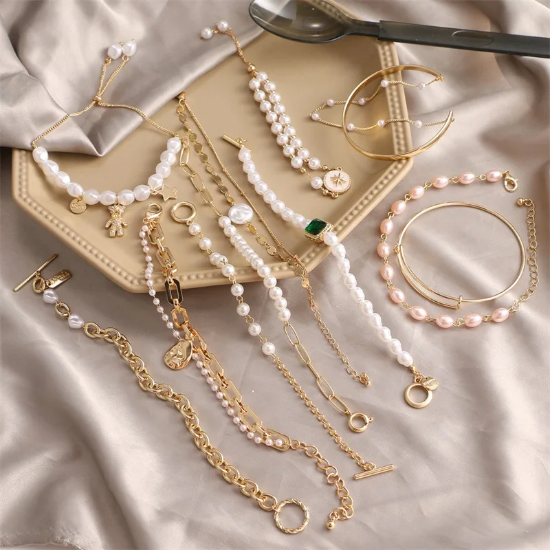 Fashion Baroque Pearl Charm Charm Bracelet for Women Girl Gold Color Adjustable Link Charm Bracelet Jewelry Drop Shipping
Fashion Baroque Pearl Charm Charm Bracelet for Women Girl Gold Color Adjustable Link Charm Bracelet Jewelry Drop Shipping