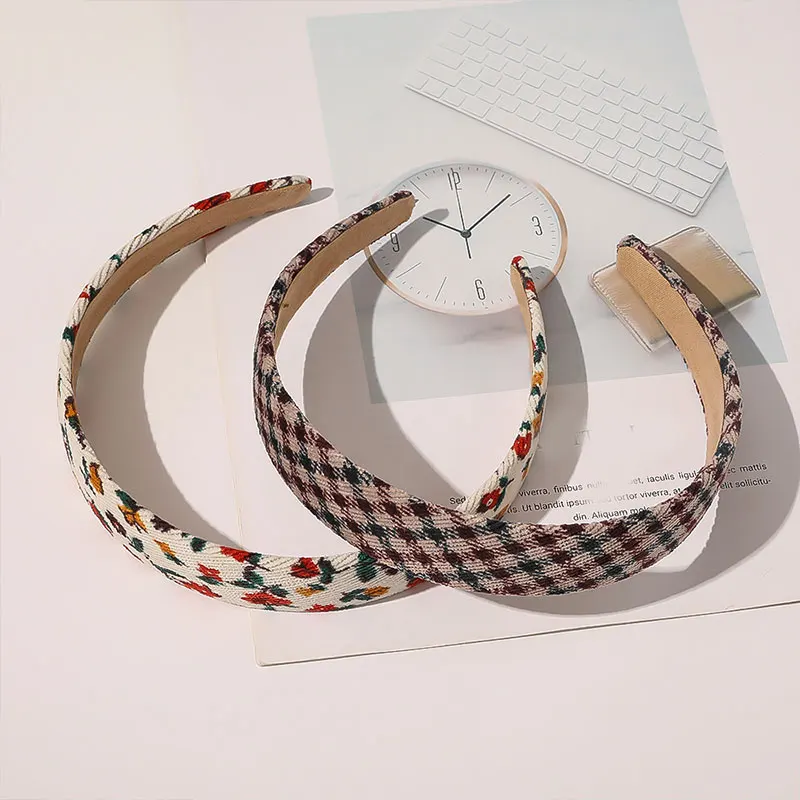 Corduroy Headband Vintage Plaid Floral Hair Hoop Solid Color Striped Non-slip Head Hoop Sweet Styling Women Hair Accessories
Corduroy Headband Vintage Plaid Floral Hair Hoop Solid Color Striped Non-slip Head Hoop Sweet Styling Women Hair Accessories