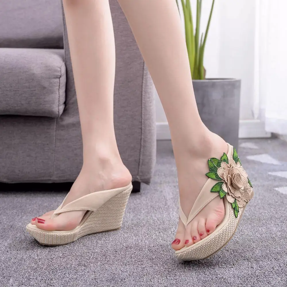 Woman Slippers Home Slippers Casual Beach Flip Flops Sandals Women Wedge Sandals Summer Embroidered Flowers High Heel Slippers
Woman Slippers Home Slippers Casual Beach Flip Flops Sandals Women Wedge Sandals Summer Embroidered Flowers High Heel Slippers