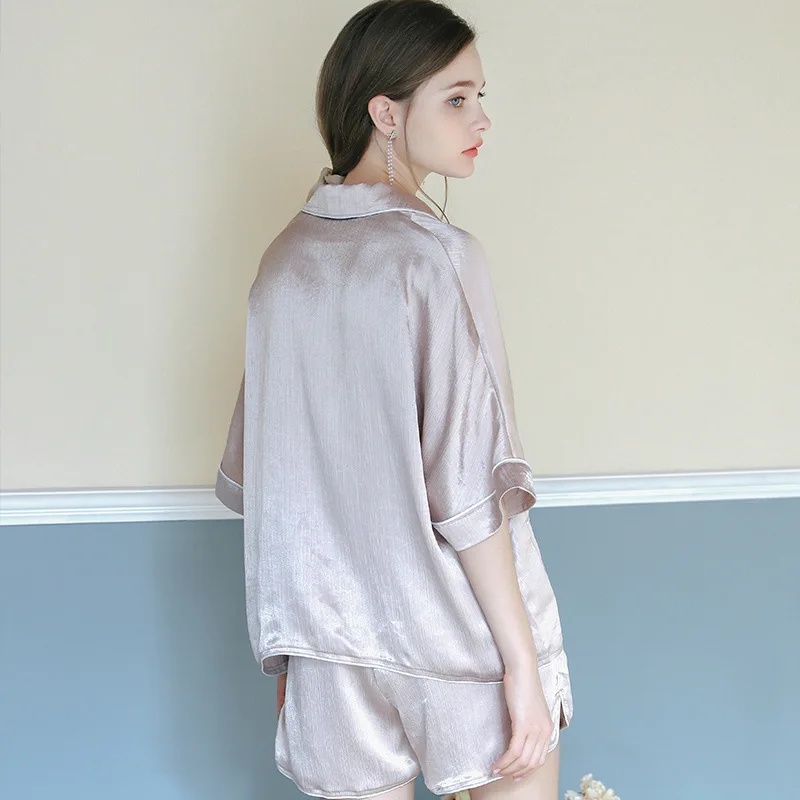 Summer Thin Pijama Women's Shorts Silk Noble Pajamas Solid Turn-down Collar Sleepwear 2 Piece Sexy Nightwear Sleep Night Gowns
Summer Thin Pijama Women's Shorts Silk Noble Pajamas Solid Turn-down Collar Sleepwear 2 Piece Sexy Nightwear Sleep Night Gowns