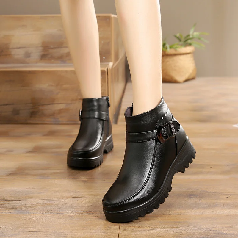 Модные зимние женские ботильоны из натуральной кожи, женские теплые ботинки на толстом плюше для снега, водонепроницаемые Нескользящие бот... 
Модные зимние женские ботильоны из натуральной кожи, женские теплые ботинки на толстом плюше для снега, водонепроницаемые Нескользящие бот...