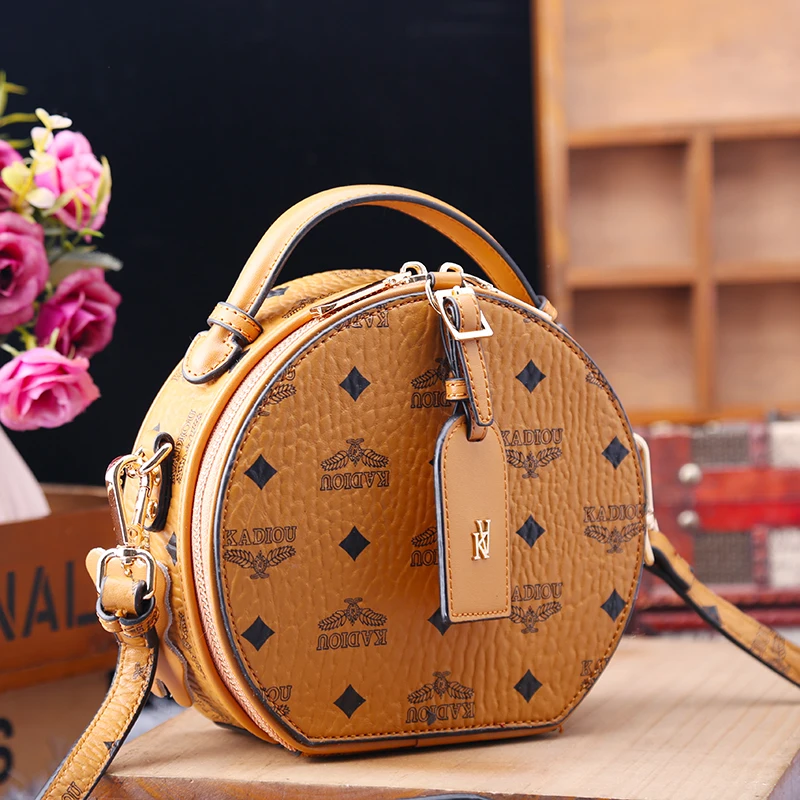 Женская обувь из натуральной кожи круговой сумки Элитный бренд женские сумки с классическим принтом кошельки и сумки в мешки в роскошные су...
Женская обувь из натуральной кожи круговой сумки Элитный бренд женские сумки с классическим принтом кошельки и сумки в мешки в роскошные су...