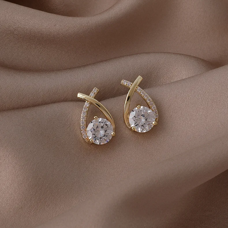 Fashion Metal Copper Cross Round Zircon Earrings Women's Popular Exaggerated Stud Earrings Party Accessories
Fashion Metal Copper Cross Round Zircon Earrings Women's Popular Exaggerated Stud Earrings Party Accessories