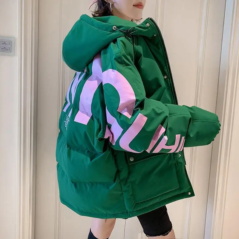 HOT 2020 Winter Women Coat Loose short Warm Hooded Parkas Cotton Padded Down cotton letter print female jackets Big packets
HOT 2020 Winter Women Coat Loose short Warm Hooded Parkas Cotton Padded Down cotton letter print female jackets Big packets