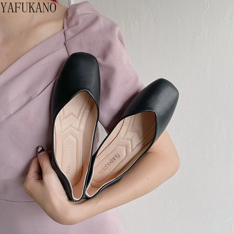 

Retro Square Toe Flat Shoes Female Spring New Fashion Shallow Mouth Wild Gentle Wind Fairy Grandma Shoes Soft Sole Peas Shoes
