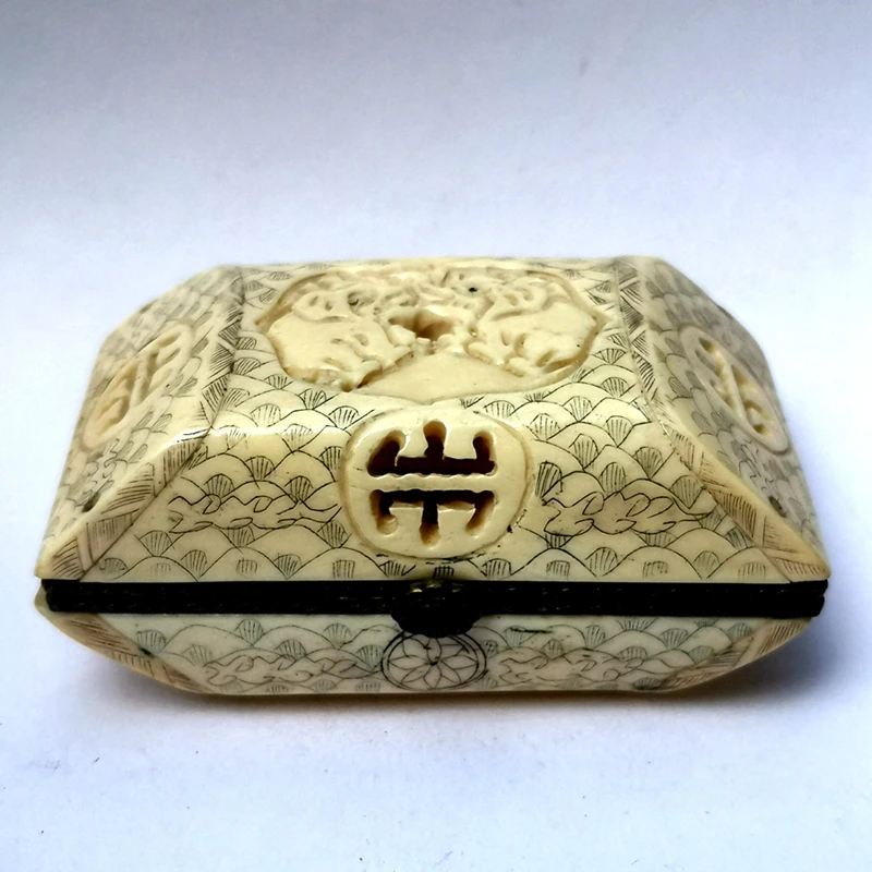 Художественная коллекция YIZHU Culture, Древние китайские тибетские костяшки ox, ручная работа, милый слон, шкатулка для украшений, семейное украш...
Художественная коллекция YIZHU Culture, Древние китайские тибетские костяшки ox, ручная работа, милый слон, шкатулка для украшений, семейное украш...