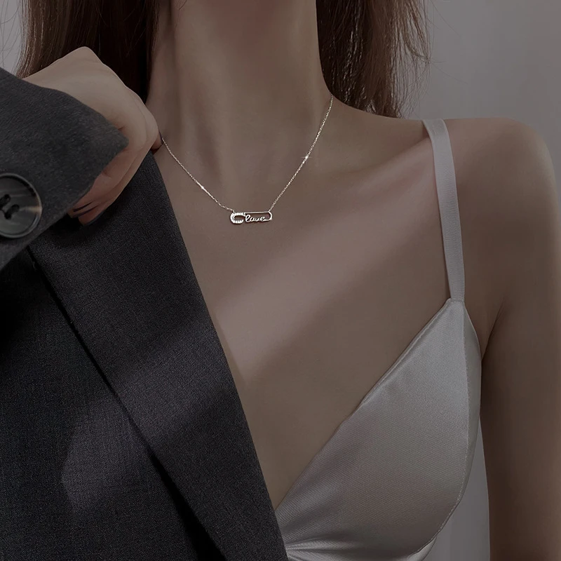 925 Sterling Silver Letter Pin Necklace for Women Micro-Inlaid Zircon Simple Temperament Choker Light Luxury Jewelry
925 Sterling Silver Letter Pin Necklace for Women Micro-Inlaid Zircon Simple Temperament Choker Light Luxury Jewelry