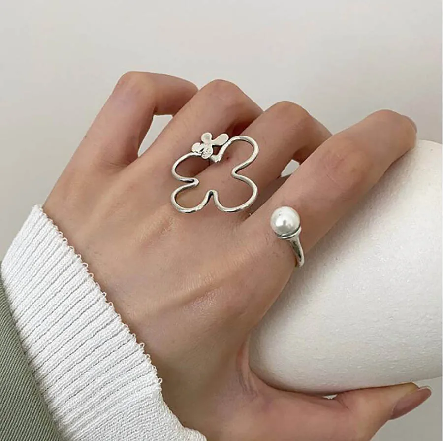 Korea S925 pearl ring unique personality open ring gorgeous women four leaf flower hollow chic exclusive finger ring
Korea S925 pearl ring unique personality open ring gorgeous women four leaf flower hollow chic exclusive finger ring