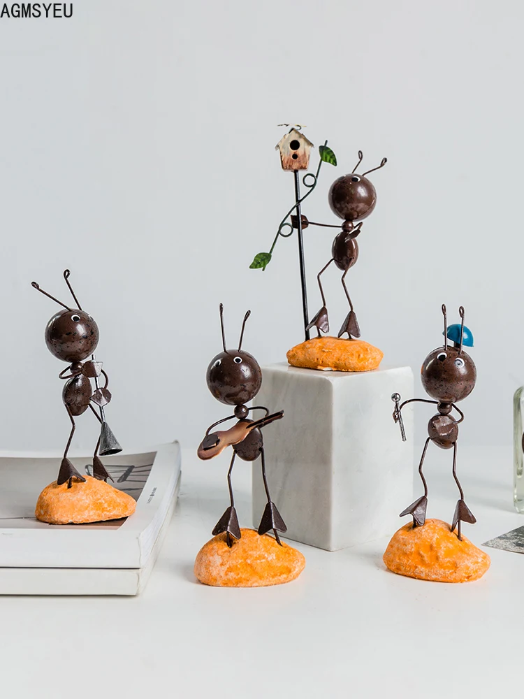 AGMSYEU Simple Creative Abstract Cute Ant Sculpture Decoration Indoor Living Room Study Room Computer Desktop Home Decoration
AGMSYEU Simple Creative Abstract Cute Ant Sculpture Decoration Indoor Living Room Study Room Computer Desktop Home Decoration