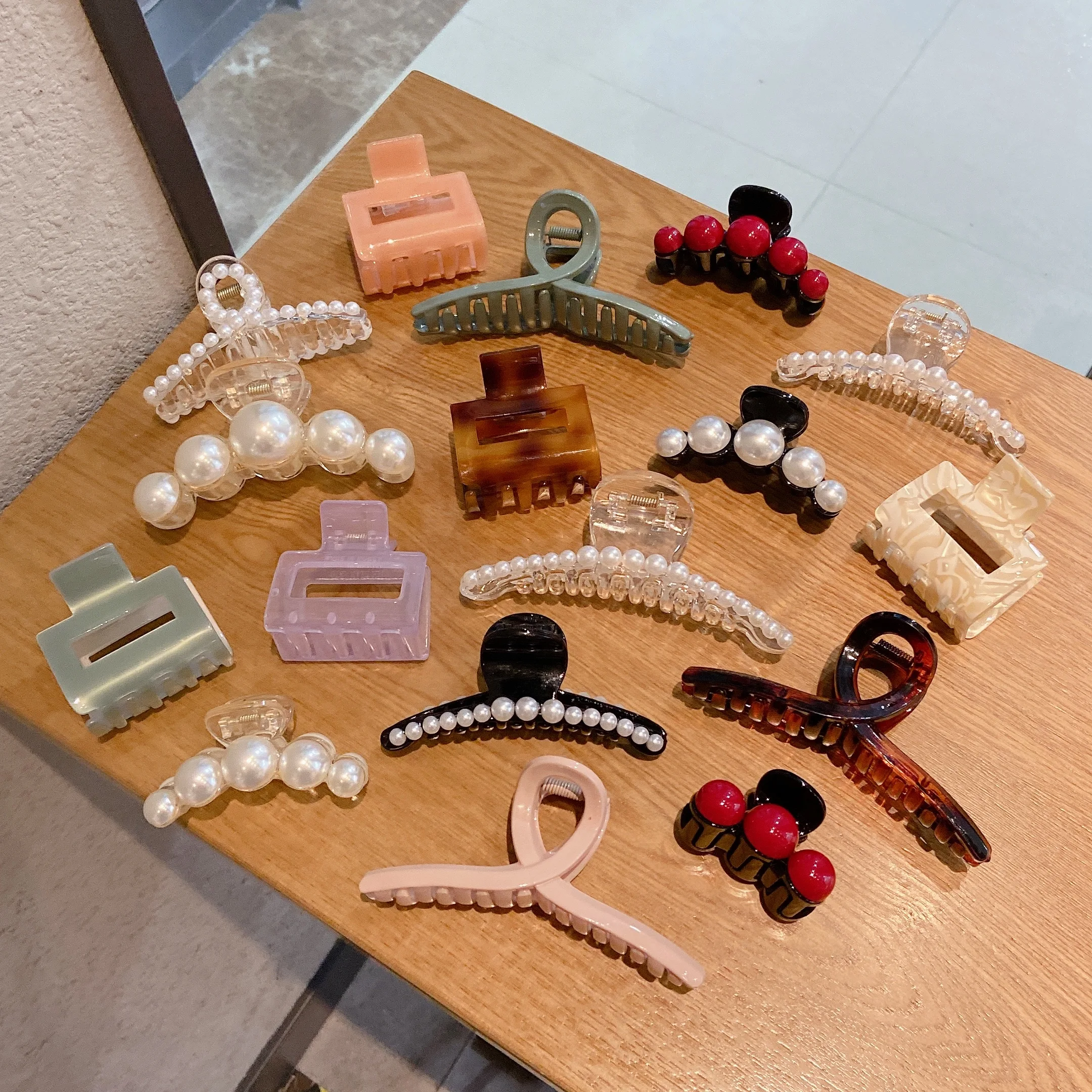 INS/зажим для волос Кулачковый Зажим женский Queen Южная Корея Элегантный изящный металл коготь волос на затылке зажим для волос, головной убор,...
INS/зажим для волос Кулачковый Зажим женский Queen Южная Корея Элегантный изящный металл коготь волос на затылке зажим для волос, головной убор,...