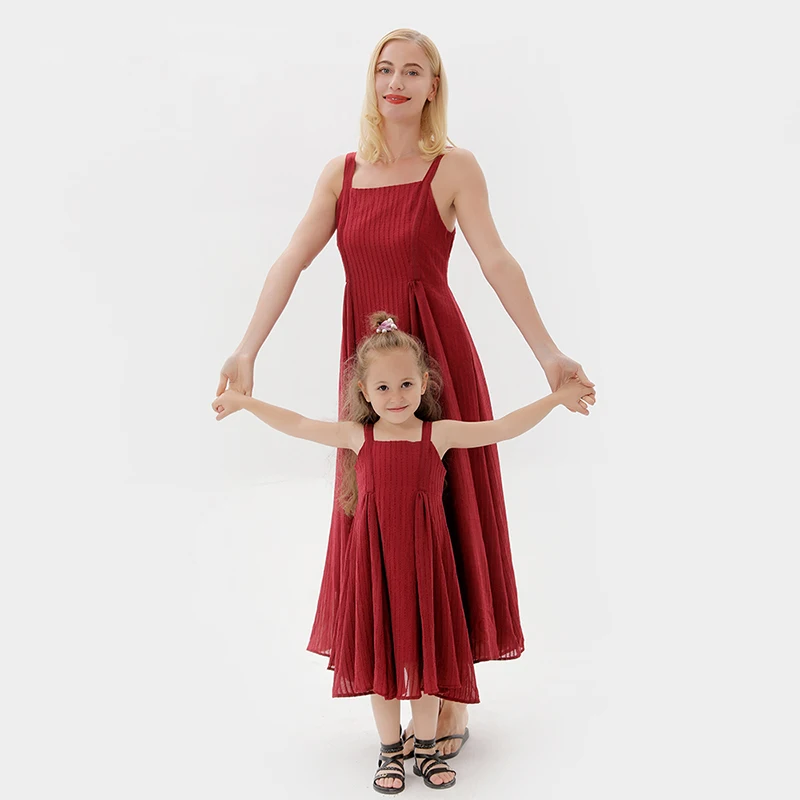 Women Baby Girls Dress Mother And Daughter Solid Color Suspender Dress Summer Mommy And Me Clothing Family Matching Dress
Women Baby Girls Dress Mother And Daughter Solid Color Suspender Dress Summer Mommy And Me Clothing Family Matching Dress