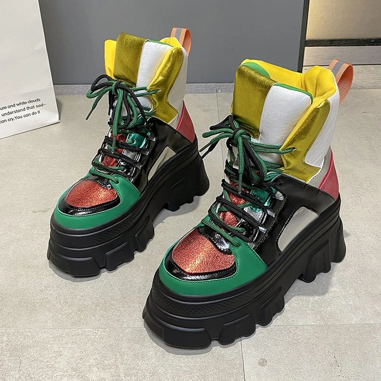 Autumn and winter new colorful personality casual fashion platform women's short boots 2021 round toe lace-up women's shoes
Autumn and winter new colorful personality casual fashion platform women's short boots 2021 round toe lace-up women's shoes