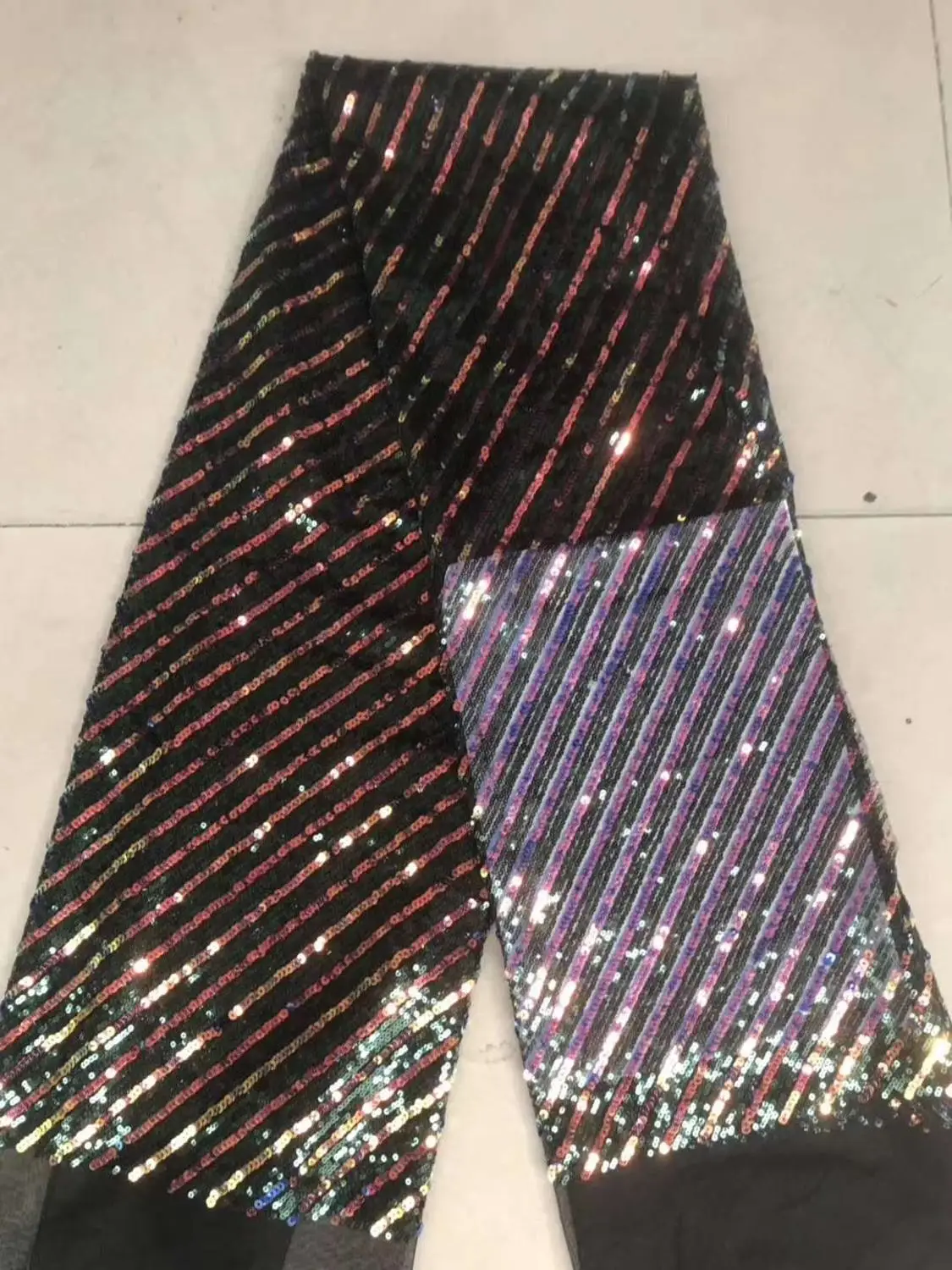 Full-frame sequin embroidery fashion new high-quality African Nigerian lace fabric, dress wedding party fabric
Full-frame sequin embroidery fashion new high-quality African Nigerian lace fabric, dress wedding party fabric