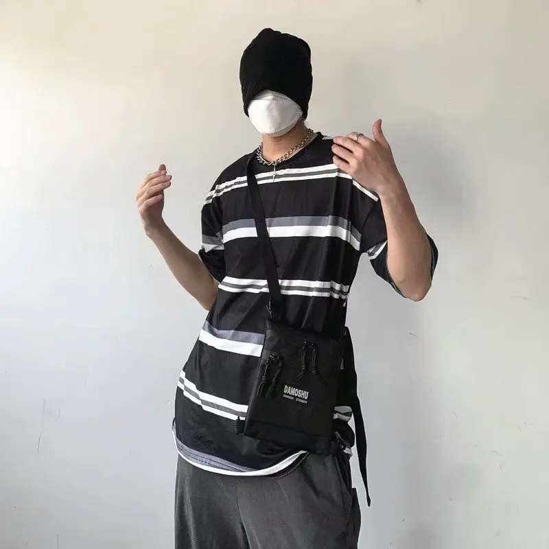South Korea ins trend retro Hong Kong style jacket Japanese new simple striped loose couple short-sleeved T-shirt men and women
South Korea ins trend retro Hong Kong style jacket Japanese new simple striped loose couple short-sleeved T-shirt men and women