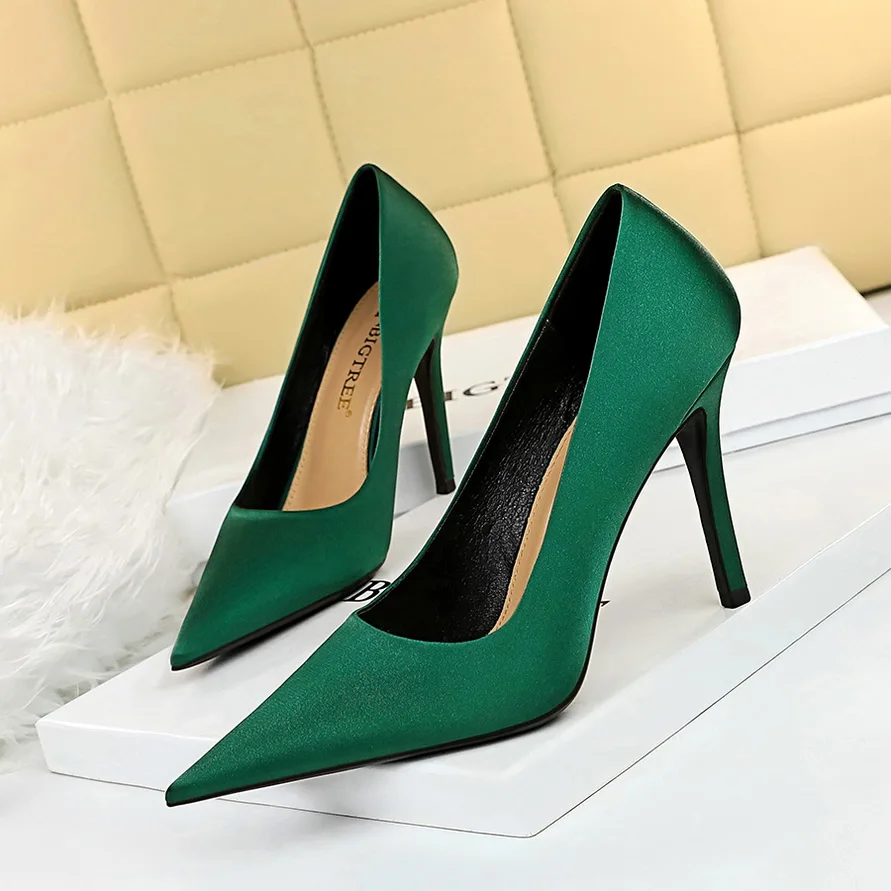 BIGTREE Women Pumps High Heels Shoes Pointed Toe Female Shoes Silk Woman Shoes Sexy Wedding Shoes Black Pink Gold Femme Pumps
BIGTREE Women Pumps High Heels Shoes Pointed Toe Female Shoes Silk Woman Shoes Sexy Wedding Shoes Black Pink Gold Femme Pumps