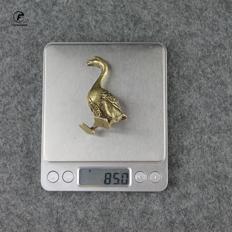 Медные фигурки гусей
Медные фигурки гусей