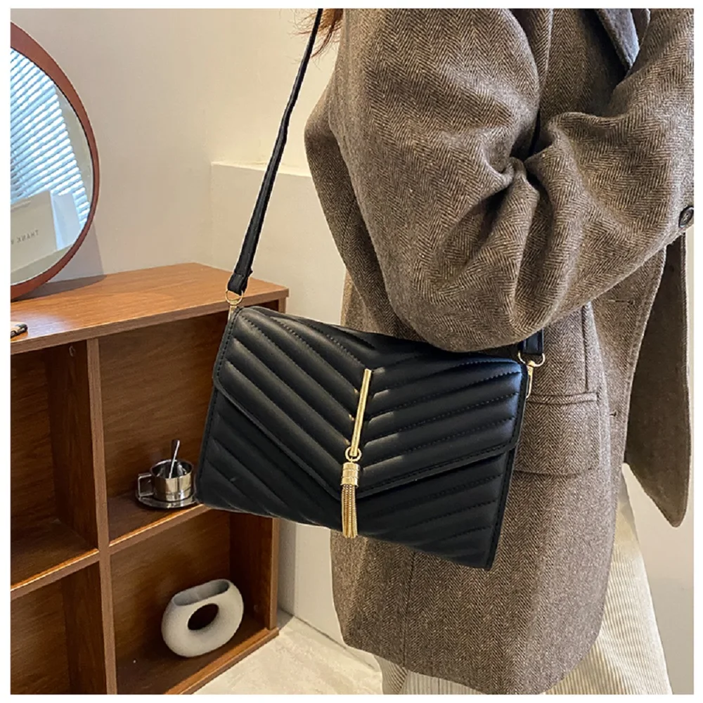 Women Handbag Women's Padded Bags 2022 Shoulder Free Shipping Small Wallet Purses and Handbags Luxury Designer Bag Woman Wallets
Women Handbag Women's Padded Bags 2022 Shoulder Free Shipping Small Wallet Purses and Handbags Luxury Designer Bag Woman Wallets