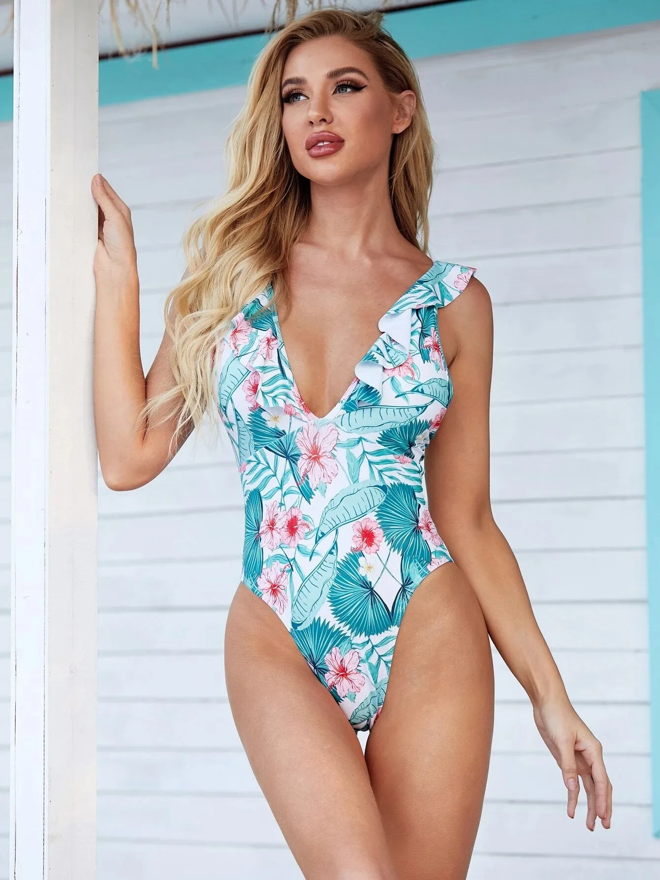 Black Ruffled One-Piece Swimsuit Women Sexy Lace Up Monokini Swimwear 2021 New Girl Beach Bathing Suits
Black Ruffled One-Piece Swimsuit Women Sexy Lace Up Monokini Swimwear 2021 New Girl Beach Bathing Suits