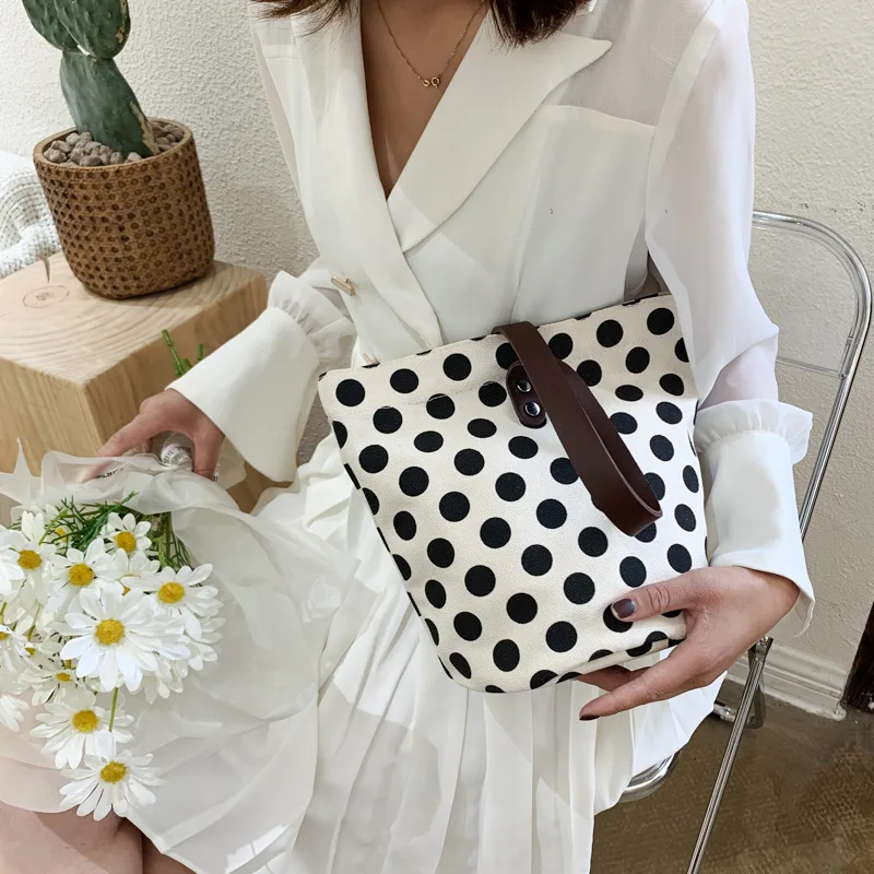 Wenyisen canvas bag women's bag 2021 new wrist bag Bucket Handbag out shopping bag bucket bag
Wenyisen canvas bag women's bag 2021 new wrist bag Bucket Handbag out shopping bag bucket bag