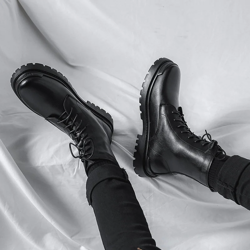 Ins boots men's British work clothes high top black leather shoes trend versatile locomotive men's and women's Fashion
Ins boots men's British work clothes high top black leather shoes trend versatile locomotive men's and women's Fashion