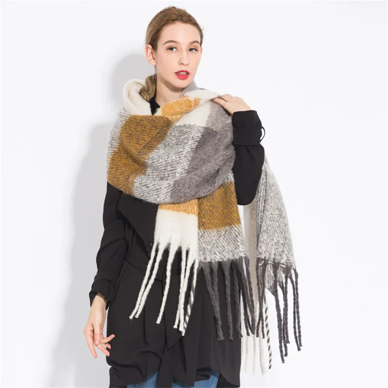 Luxury brand winter warm cashmere plaid scarf women's wool pashmina scarf ladies shawls and wraps foulard femme best Xma
Luxury brand winter warm cashmere plaid scarf women's wool pashmina scarf ladies shawls and wraps foulard femme best Xma
