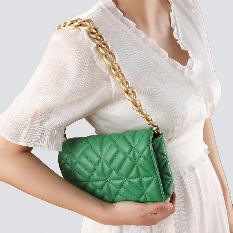 Luxury Brand Design Women Armpit Shoulder Bag Thick Chain Retro Handbag Lady Soft Clutch Bags Evening Party Square Purse
Luxury Brand Design Women Armpit Shoulder Bag Thick Chain Retro Handbag Lady Soft Clutch Bags Evening Party Square Purse