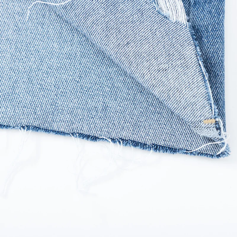 Women denim skirt 2021 summer new trend cut hollow personality sexy lace design short skirt for woman 
Women denim skirt 2021 summer new trend cut hollow personality sexy lace design short skirt for woman