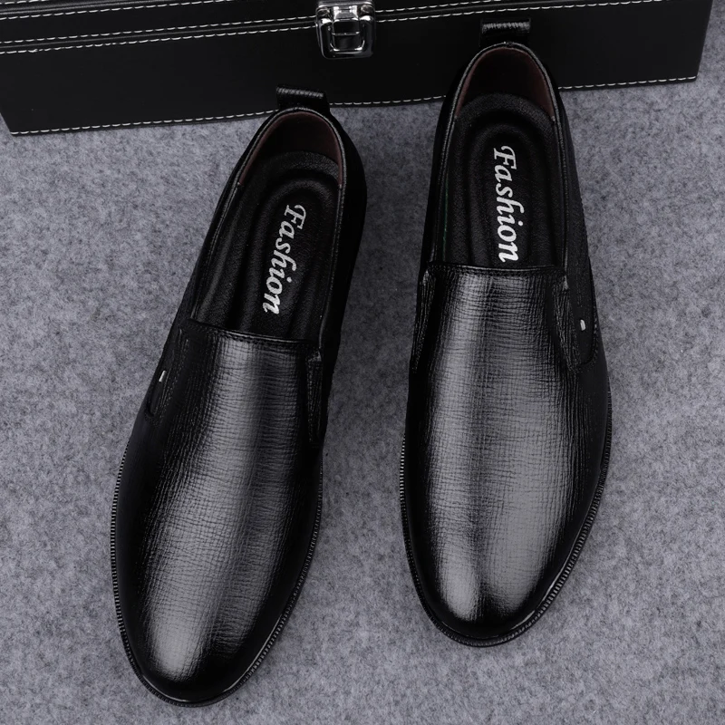 New Handmade Mens Loafers Quality Dress Shoes Men Genuine Leather Suit Shoes Male Slip on Business Footwear Wedding Formal Shoes
New Handmade Mens Loafers Quality Dress Shoes Men Genuine Leather Suit Shoes Male Slip on Business Footwear Wedding Formal Shoes