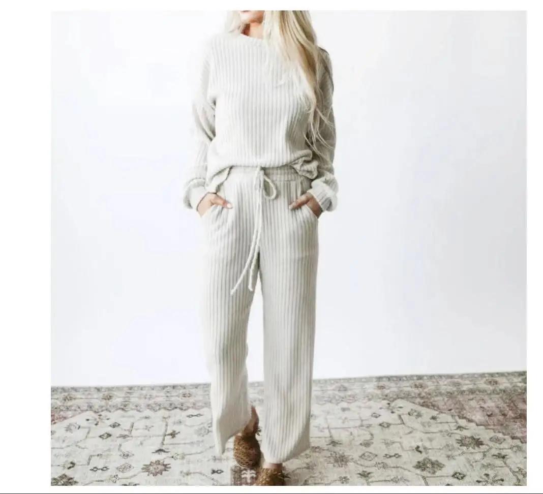 YICIYA Spring Gray Knit 2021 Women Tracksuit 2 Piece Set Pullover Sweater High Waist Wide Leg Pants Women Suit Two Piece Set
YICIYA Spring Gray Knit 2021 Women Tracksuit 2 Piece Set Pullover Sweater High Waist Wide Leg Pants Women Suit Two Piece Set