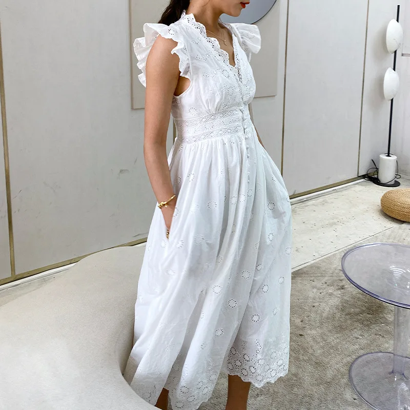 2021 Summer White Dress New Ladies Embroidery Midi Dress V-neck High Waist Cotton Long Dresses Button Up Lace Boho Vestidos
2021 Summer White Dress New Ladies Embroidery Midi Dress V-neck High Waist Cotton Long Dresses Button Up Lace Boho Vestidos