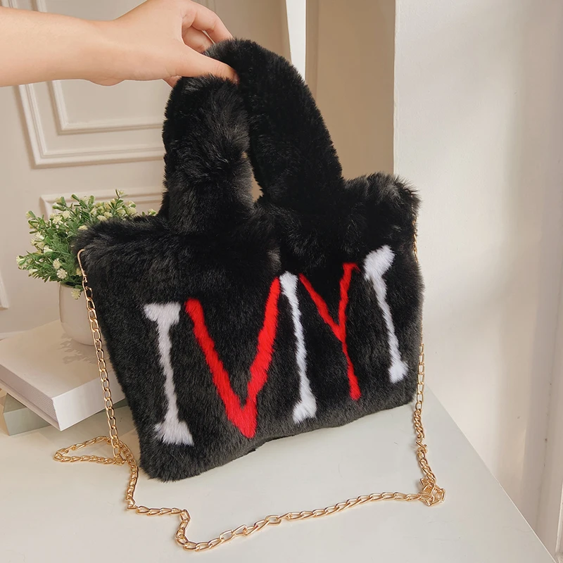 Letter Handbags for Women 2021 New Winter Plush Bag Large Fashionable Casual Tote Shopper Bag Soft Faux Fur Shoulder Bag Woman
Letter Handbags for Women 2021 New Winter Plush Bag Large Fashionable Casual Tote Shopper Bag Soft Faux Fur Shoulder Bag Woman