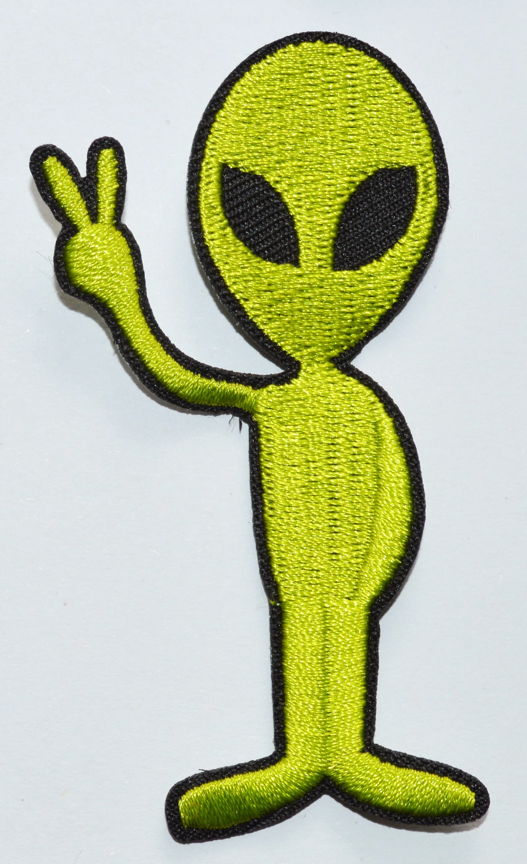

(5 pcs) Green Alien whole body Universe Space ET ufo area 51 flying saucer Embroidered Iron On Patch ( about 4 * 8 cm)