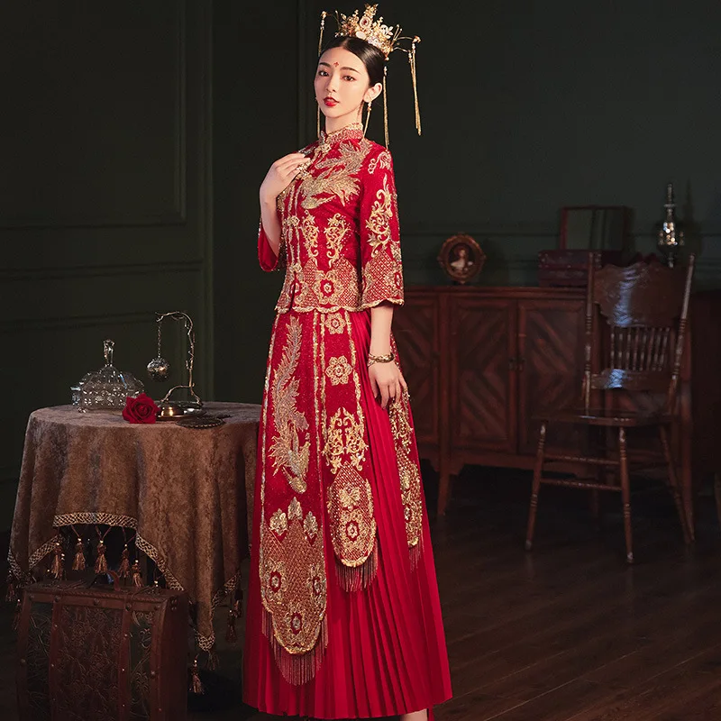 Improved Embroidery Dragon Phoenix Oriental Style Chinese Wedding Dress Suit Satin Vintage Cheongsam Classic китайское платье
Improved Embroidery Dragon Phoenix Oriental Style Chinese Wedding Dress Suit Satin Vintage Cheongsam Classic китайское платье