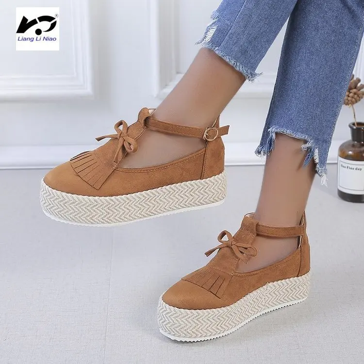 New women's sandals large round head flat shoes platform thick bottom high heel tassel women's shoes waterproof platform
New women's sandals large round head flat shoes platform thick bottom high heel tassel women's shoes waterproof platform