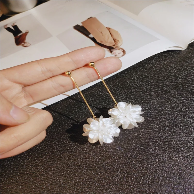 White Flower Earrings Acrylic Resin Petal Floral Women Long Tassel Dangle Earring Women Handmade Holiday Party Jewelry
White Flower Earrings Acrylic Resin Petal Floral Women Long Tassel Dangle Earring Women Handmade Holiday Party Jewelry