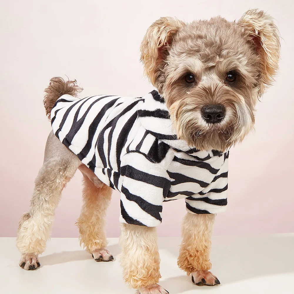 Black and white striped hooded sweater pet cat clothes warm fashion cute ins autumn and winter dog cat clothes
Black and white striped hooded sweater pet cat clothes warm fashion cute ins autumn and winter dog cat clothes