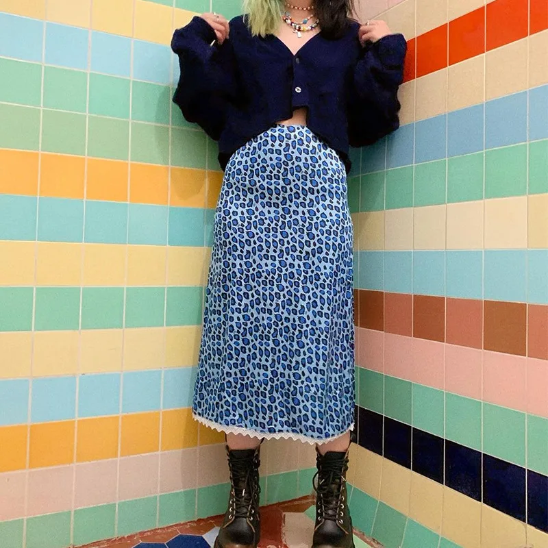 Women Vintage Lace Trim A-line Skirt Y2K Aesthetic Brown Satin Midi Skirts Cute Outfits E-girl Streetwear Harajuku Clothes
Women Vintage Lace Trim A-line Skirt Y2K Aesthetic Brown Satin Midi Skirts Cute Outfits E-girl Streetwear Harajuku Clothes