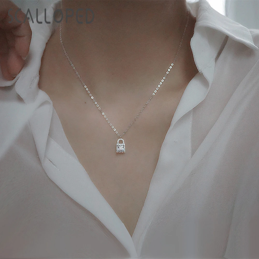 SCALLOPED Luxury Sparkling Square Zircon Lock Pendant Necklace 2021 New Temperament Charming Trendy Choker Jewelry Wholesale
SCALLOPED Luxury Sparkling Square Zircon Lock Pendant Necklace 2021 New Temperament Charming Trendy Choker Jewelry Wholesale