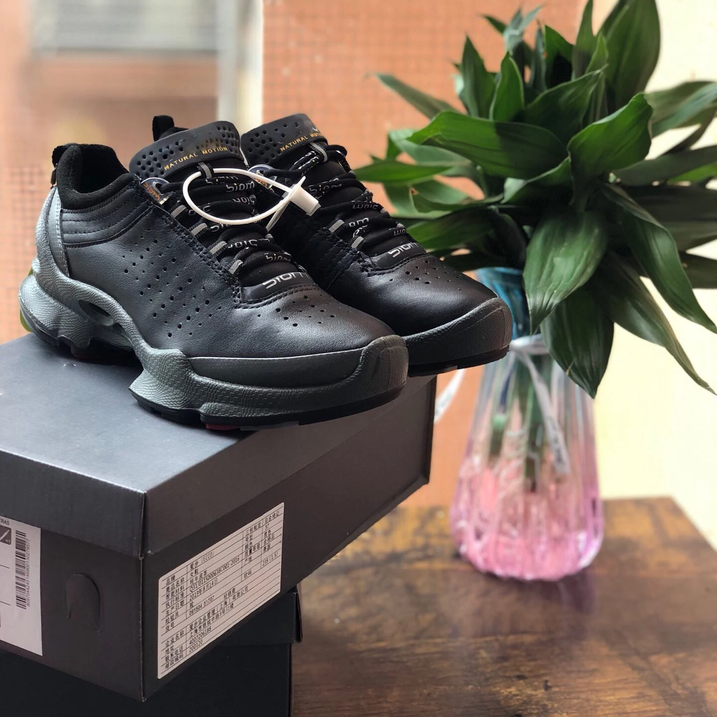 Professional Golf Shoes for Women Men Brand Cushioning Golf Sport Shoes Golf Training Sneakers Brand Leather Golf Shoes Couples 
Professional Golf Shoes for Women Men Brand Cushioning Golf Sport Shoes Golf Training Sneakers Brand Leather Golf Shoes Couples