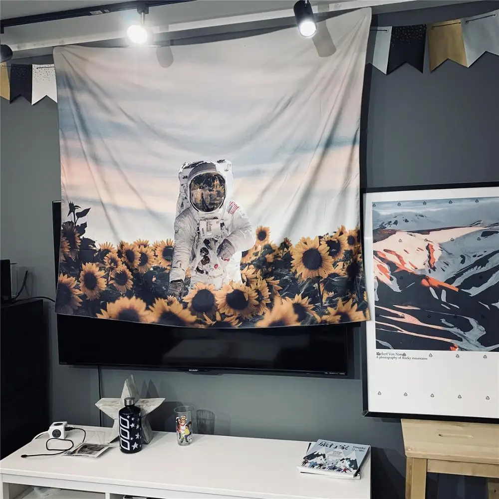 

Sunflower Wall Hanging Tapestries Astronaut Spaceman Tapestry Living Room Decor Multifunctional Cloth for Decor Cloth Craft