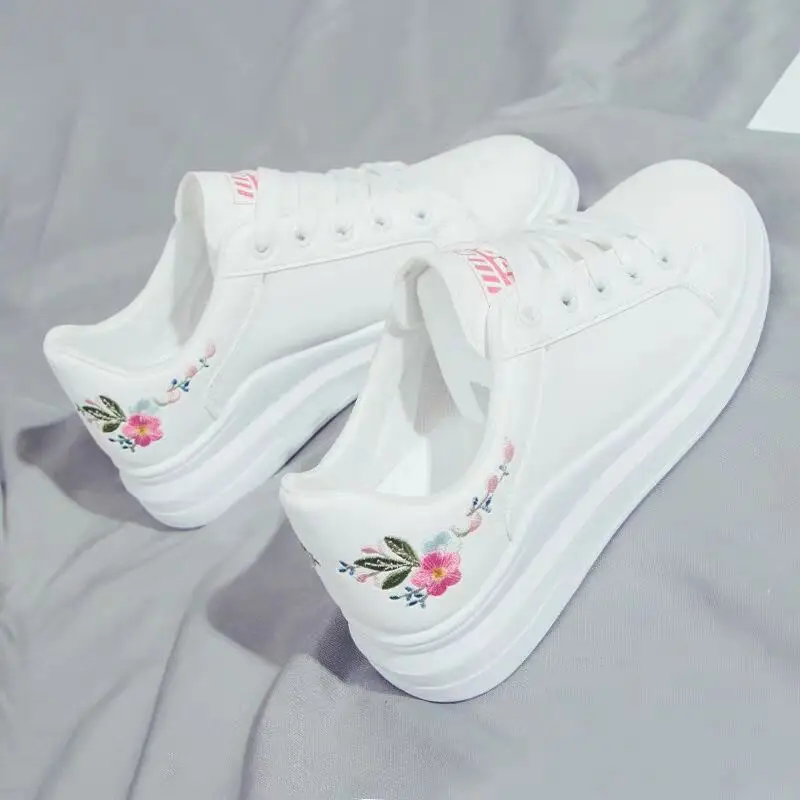 2021 Woman shoes spring White comfortable Sneakers Breathable Flats Lace-up Flower woman Casual Shoes Zapatillas Mujer 35-40
2021 Woman shoes spring White comfortable Sneakers Breathable Flats Lace-up Flower woman Casual Shoes Zapatillas Mujer 35-40